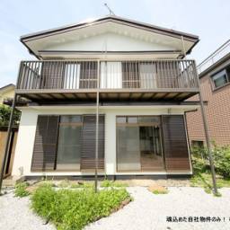 町田市木曽東3丁目 リノベーション広い戸建て 東京都内でも3,000万円台で土地も建物広い家に住みたい。 茶室のある5LDK+外収納+物置が2つある邸宅です。今回、売主さんより媒介業者であるきづな住宅が内外装リノベーションを依頼され、リフォーム工事が完了したので販売いたします。 将来建て替えも出来る土地です。